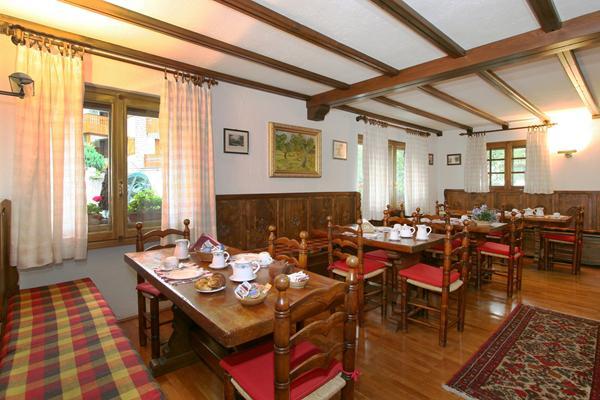 Petit Meuble Hotel